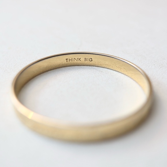 Kate Spade ‘Think Big’ Dorothy Parker Gold-Plated Idiom Bangle | Retired Design! - Picture 2 of 7